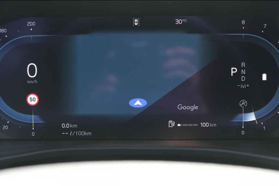 Volvo XC40 B3 177PK Plus Dark Google infotainment / Draadloos telefoon opladen / Elektrisch bedienbare bestuurdersstoel met geheugen / Adaptieve Cruise Control