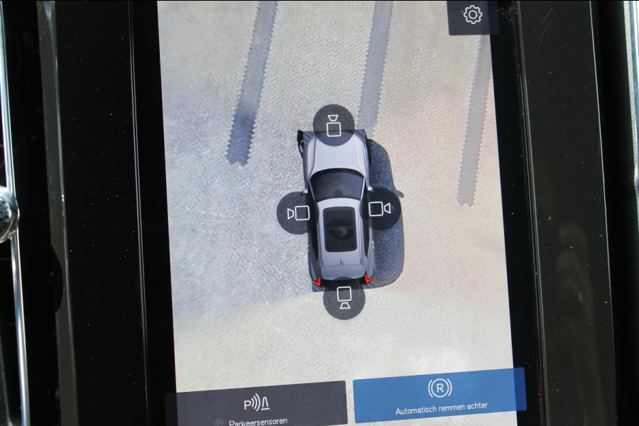 Volvo XC40 B3 177PK Plus Dark Google infotainment / Draadloos telefoon opladen / Elektrisch bedienbare bestuurdersstoel met geheugen / Adaptieve Cruise Control
