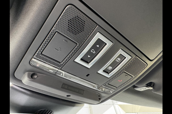 Land Rover Range Rover Evoque P300e AWD R-Dynamic S