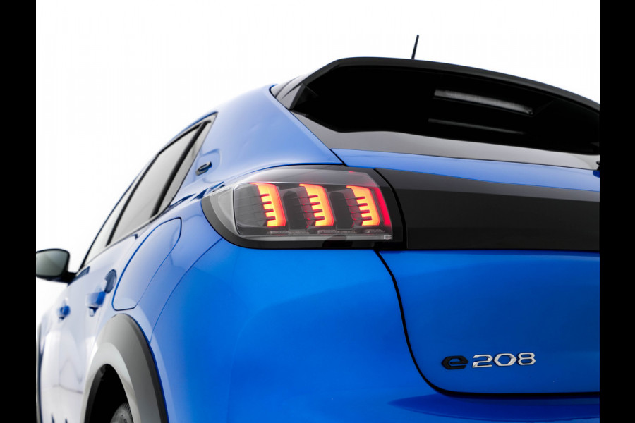 Peugeot e-208 EV GT-Line 50 kWh [ 3-Fase ] (INCL-BTW) *FULL-LED | DIGI-COCKPIT | BLINDSPOT | CAMERA | LEATHER-ALCANTARA | NAVI-FULLMAP | LANE-ASSIST | KEYLESS | DAB | CCS-FASTLOADER | HEATED-SPORTSEATS | AMBIENT-LIGHT | 17"ALU*