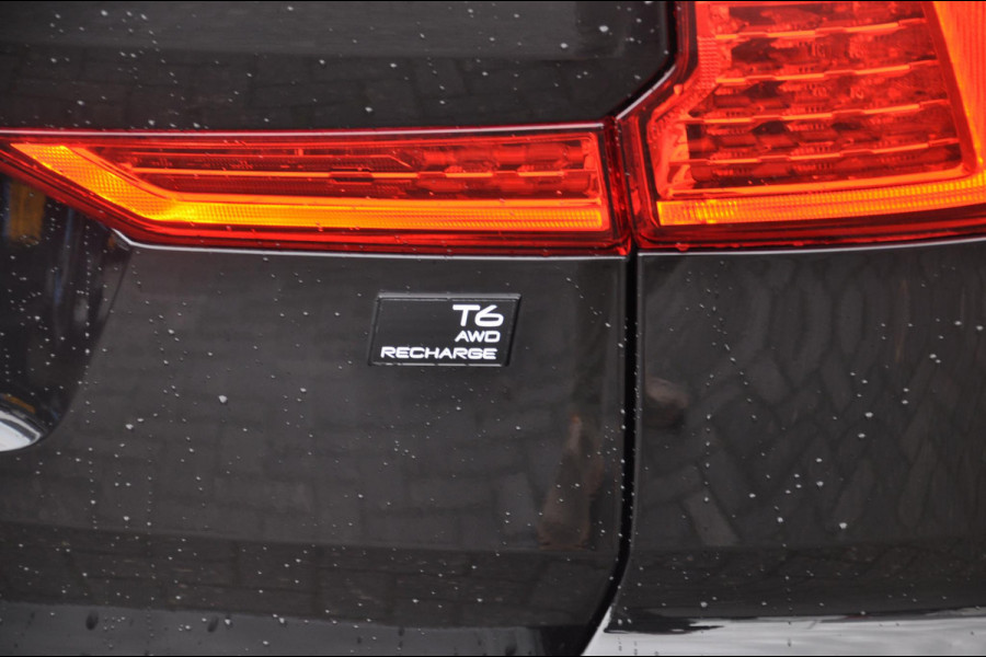 Volvo XC60 T6 350PK Automaat Recharge AWD Plus Black Edition Long range / Adaptieve cruise control / Harman Kardon audio / Trekhaak / Panoramadak / Apple carplay / Parkeersensoren met 360 camera / Elektrische achterklep / Elektrische stoelen met geheugen / Stoel en stuurwielverwarming / 21” velgen