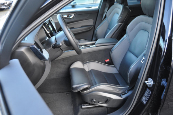 Volvo XC60 T6 350PK Automaat Recharge AWD Plus Black Edition Long range / Adaptieve cruise control / Harman Kardon audio / Trekhaak / Panoramadak / Apple carplay / Parkeersensoren met 360 camera / Elektrische achterklep / Elektrische stoelen met geheugen / Stoel en stuurwielverwarming / 21” velgen