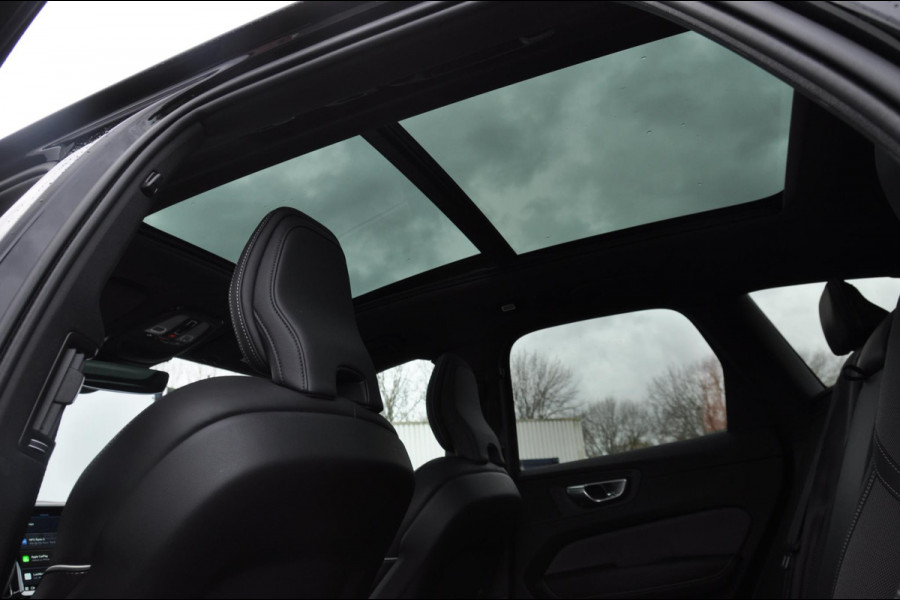 Volvo XC60 T6 350PK Automaat Recharge AWD Plus Black Edition Long range / Adaptieve cruise control / Harman Kardon audio / Trekhaak / Panoramadak / Apple carplay / Parkeersensoren met 360 camera / Elektrische achterklep / Elektrische stoelen met geheugen / Stoel en stuurwielverwarming / 21” velgen