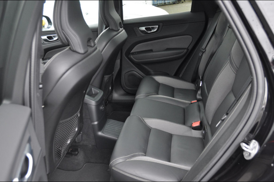 Volvo XC60 T6 350PK Automaat Recharge AWD Plus Black Edition Long range / Adaptieve cruise control / Harman Kardon audio / Trekhaak / Panoramadak / Apple carplay / Parkeersensoren met 360 camera / Elektrische achterklep / Elektrische stoelen met geheugen / Stoel en stuurwielverwarming / 21” velgen