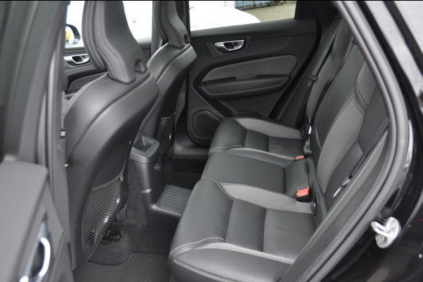 Volvo XC60 T6 350PK Automaat Recharge AWD Plus Black Edition Long range / Adaptieve cruise control / Harman Kardon audio / Trekhaak / Panoramadak / Apple carplay / Parkeersensoren met 360 camera / Elektrische achterklep / Elektrische stoelen met geheugen / Stoel en stuurwielverwarming / 21” velgen