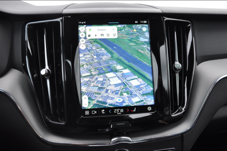 Volvo XC60 T6 350PK Automaat Recharge AWD Plus Black Edition Long range / Adaptieve cruise control / Harman Kardon audio / Trekhaak / Panoramadak / Apple carplay / Parkeersensoren met 360 camera / Elektrische achterklep / Elektrische stoelen met geheugen / Stoel en stuurwielverwarming / 21” velgen