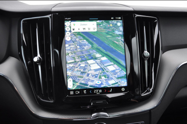Volvo XC60 T6 350PK Automaat Recharge AWD Plus Black Edition Long range / Adaptieve cruise control / Harman Kardon audio / Trekhaak / Panoramadak / Apple carplay / Parkeersensoren met 360 camera / Elektrische achterklep / Elektrische stoelen met geheugen / Stoel en stuurwielverwarming / 21” velgen