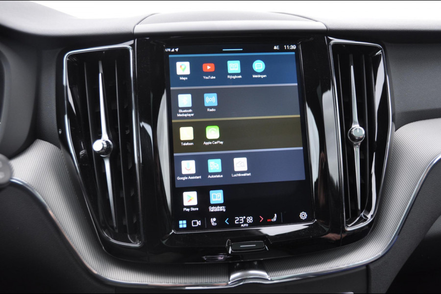 Volvo XC60 T6 350PK Automaat Recharge AWD Plus Black Edition Long range / Adaptieve cruise control / Harman Kardon audio / Trekhaak / Panoramadak / Apple carplay / Parkeersensoren met 360 camera / Elektrische achterklep / Elektrische stoelen met geheugen / Stoel en stuurwielverwarming / 21” velgen