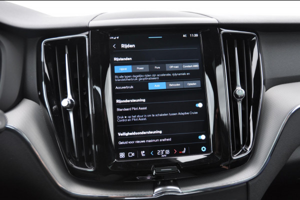 Volvo XC60 T6 350PK Automaat Recharge AWD Plus Black Edition Long range / Adaptieve cruise control / Harman Kardon audio / Trekhaak / Panoramadak / Apple carplay / Parkeersensoren met 360 camera / Elektrische achterklep / Elektrische stoelen met geheugen / Stoel en stuurwielverwarming / 21” velgen