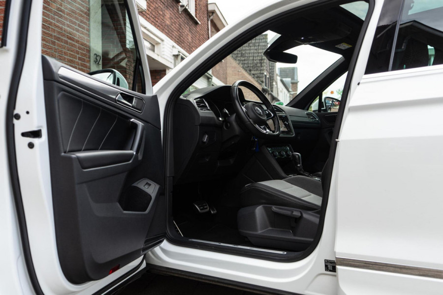 Volkswagen Tiguan 2.0 TSI 4Motion R-Line Pano / Trekhaak / 360