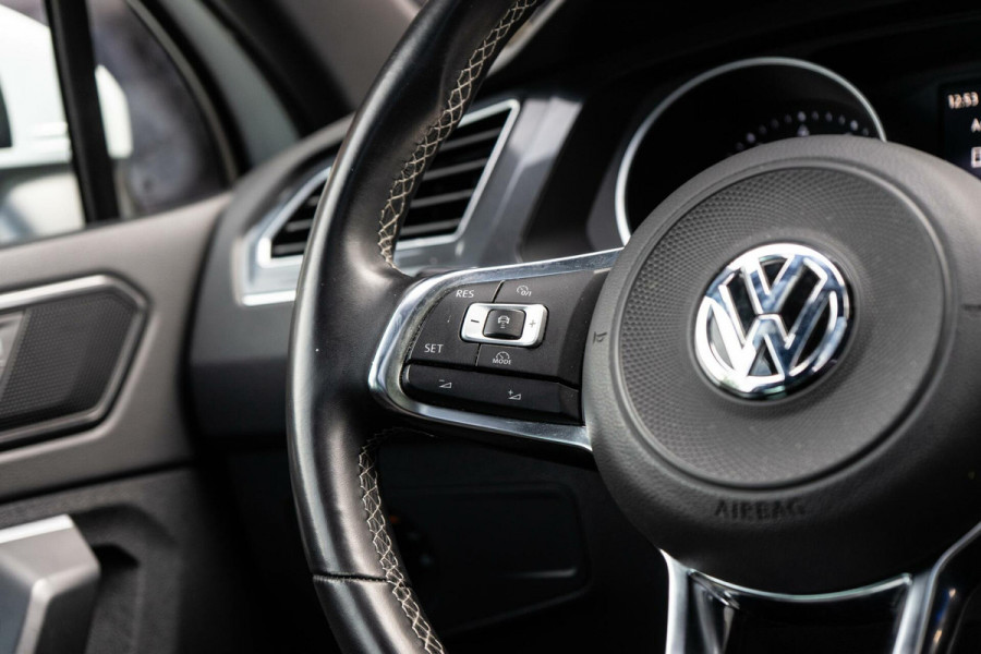 Volkswagen Tiguan 2.0 TSI 4Motion R-Line Pano / Trekhaak / 360