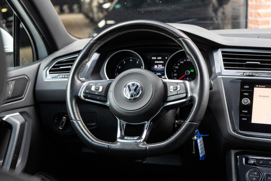 Volkswagen Tiguan 2.0 TSI 4Motion R-Line Pano / Trekhaak / 360