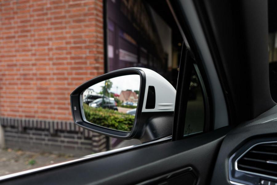 Volkswagen Tiguan 2.0 TSI 4Motion R-Line Pano / Trekhaak / 360