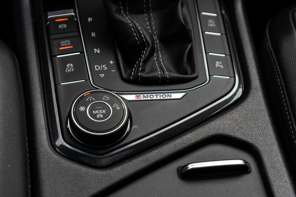 Volkswagen Tiguan 2.0 TSI 4Motion R-Line Pano / Trekhaak / 360