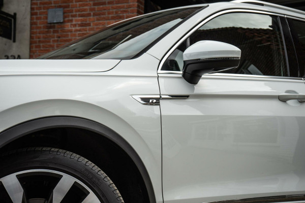 Volkswagen Tiguan 2.0 TSI 4Motion R-Line Pano / Trekhaak / 360
