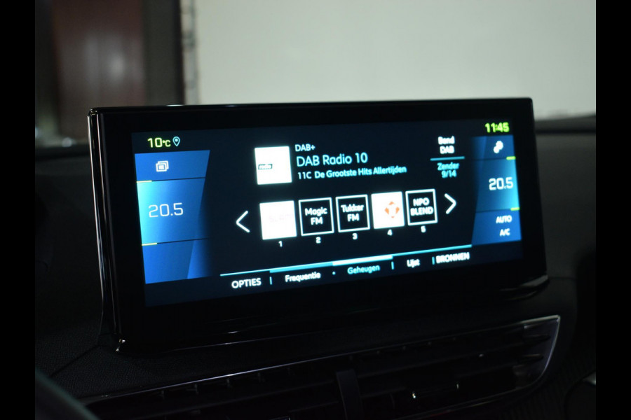 Peugeot 3008 1.6 PHEV 180 Allure Pack Business NAVIGATIE | CARPLAY | ACHTERUITRIJCAMERA MET SENSOREN | STOELVERWARMING |
