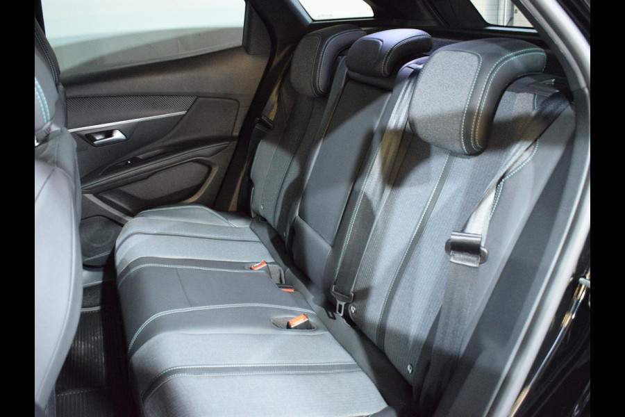 Peugeot 3008 1.6 PHEV 180 Allure Pack Business NAVIGATIE | CARPLAY | ACHTERUITRIJCAMERA MET SENSOREN | STOELVERWARMING |