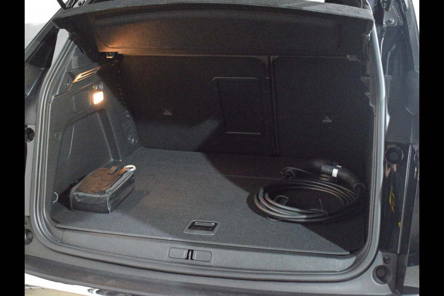 Peugeot 3008 1.6 PHEV 180 Allure Pack Business NAVIGATIE | CARPLAY | ACHTERUITRIJCAMERA MET SENSOREN | STOELVERWARMING |