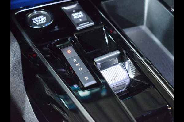 Peugeot 3008 1.6 PHEV 180 Allure Pack Business NAVIGATIE | CARPLAY | ACHTERUITRIJCAMERA MET SENSOREN | STOELVERWARMING |