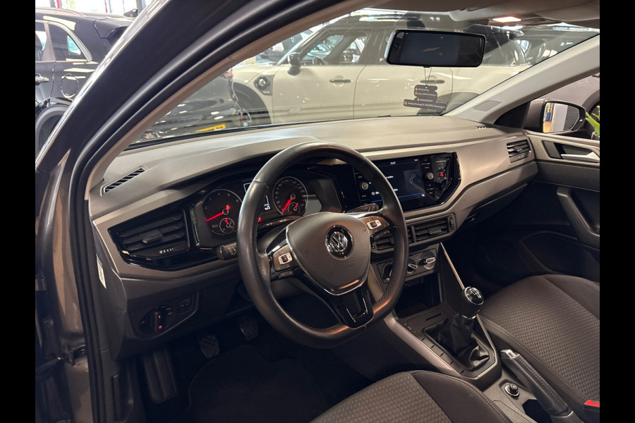 Volkswagen Polo 1.0 MPI Beats,apple carplay,pdc,media ,onderhouds history