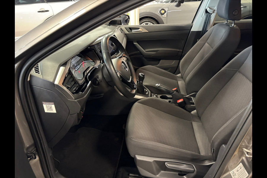 Volkswagen Polo 1.0 MPI Beats,apple carplay,pdc,media ,onderhouds history