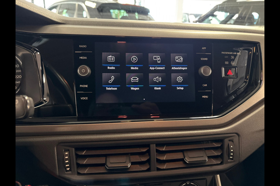 Volkswagen Polo 1.0 MPI Beats,apple carplay,pdc,media ,onderhouds history