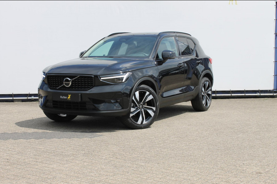 Volvo XC40 B3 177PK Automaat Plus Dark Google infotainment / Draadloos telefoon opladen / Elektrisch bedienbare bestuurdersstoel met geheugen / Adaptieve Cruise Control / Panoramisch schuif-kanteldak