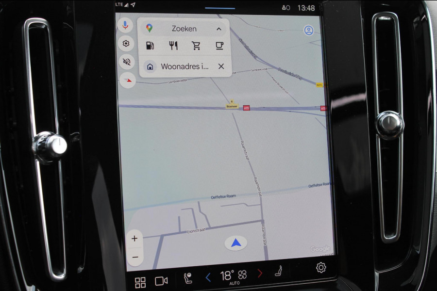 Volvo XC40 B3 177PK Automaat Plus Dark Google infotainment / Draadloos telefoon opladen / Elektrisch bedienbare bestuurdersstoel met geheugen / Adaptieve Cruise Control / Panoramisch schuif-kanteldak