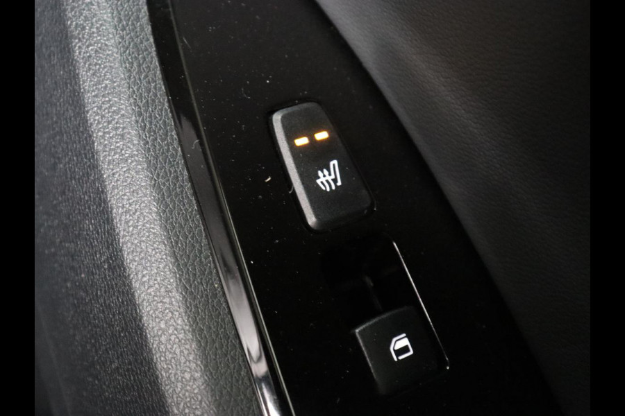 Kia Sportage 1.6 T-GDi Hybrid DynamicPlusLine | Panoramadak | Matrix LED | Trekhaak | Half leder | Adaptive cruise | Stoel & stuurverwarming | Camera | Carplay | Keyless | Navigatie