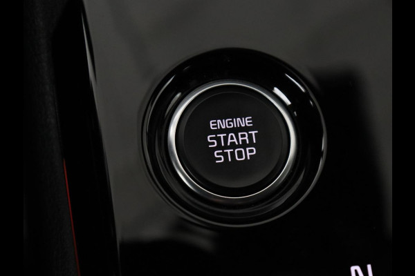Kia Sportage 1.6 T-GDi Hybrid DynamicPlusLine | Panoramadak | Matrix LED | Trekhaak | Half leder | Adaptive cruise | Stoel & stuurverwarming | Camera | Carplay | Keyless | Navigatie