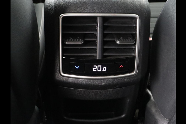 Kia Sportage 1.6 T-GDi Hybrid DynamicPlusLine | Panoramadak | Matrix LED | Trekhaak | Half leder | Adaptive cruise | Stoel & stuurverwarming | Camera | Carplay | Keyless | Navigatie