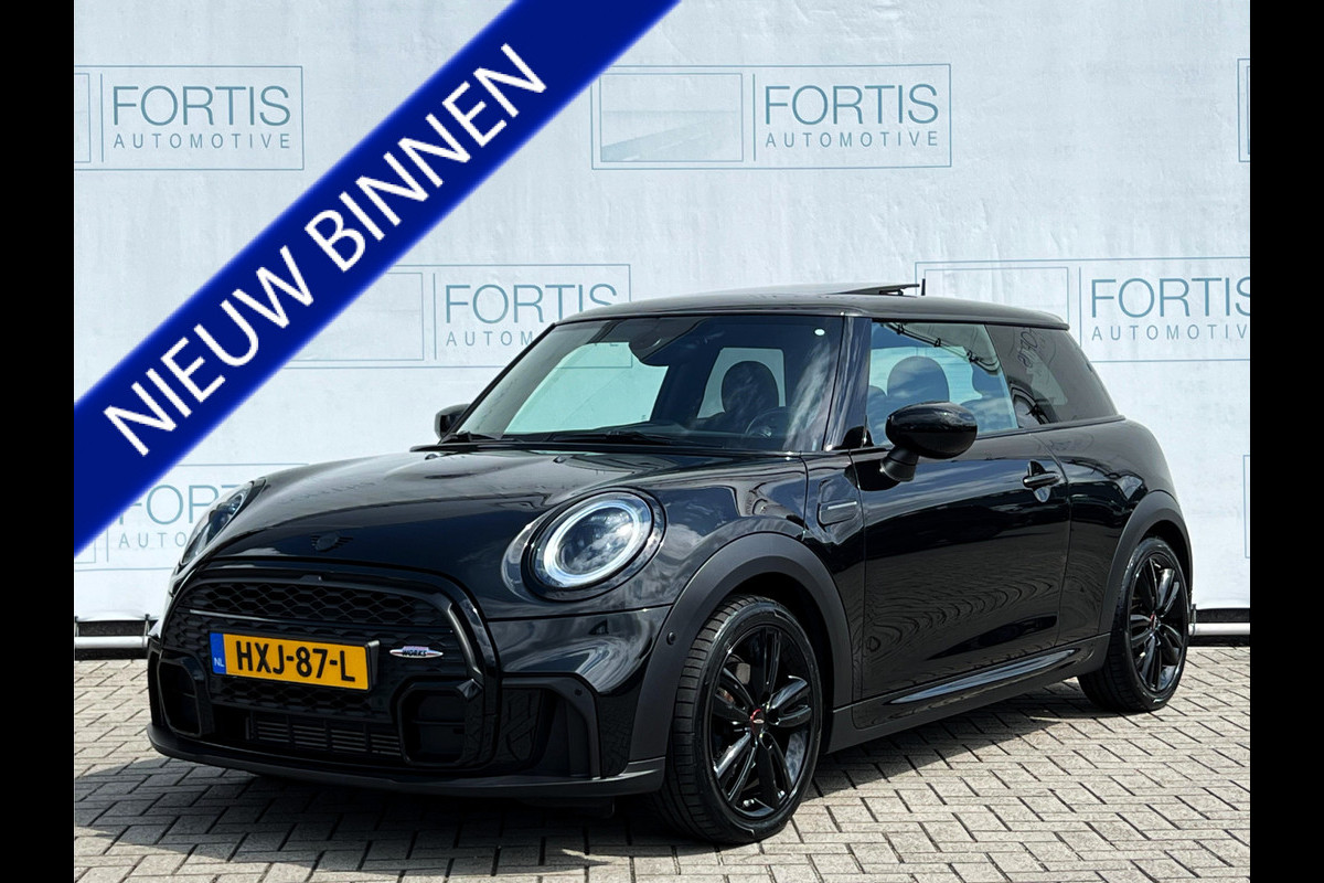 MINI Mini 1.5 Cooper John Cooper Works PANO | STUURWIEL VERW | STOELVERW | KEYLESS | DEALER ONDERH | SFEERVERL |