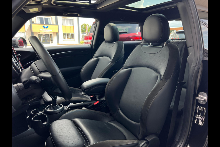 MINI Mini 1.5 Cooper John Cooper Works PANO | STUURWIEL VERW | STOELVERW | KEYLESS | DEALER ONDERH | SFEERVERL |