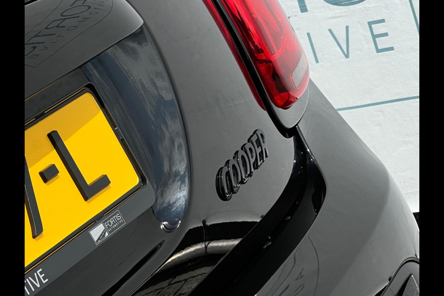 MINI Mini 1.5 Cooper John Cooper Works PANO | STUURWIEL VERW | STOELVERW | KEYLESS | DEALER ONDERH | SFEERVERL |