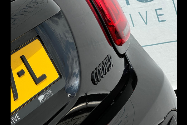 MINI Mini 1.5 Cooper John Cooper Works PANO | STUURWIEL VERW | STOELVERW | KEYLESS | DEALER ONDERH | SFEERVERL |