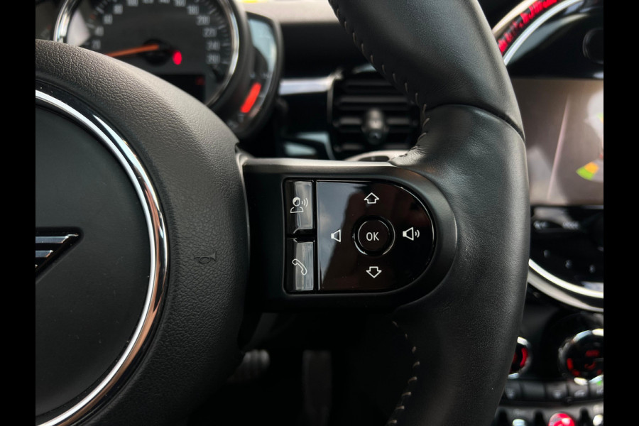 MINI Mini 1.5 Cooper John Cooper Works PANO | STUURWIEL VERW | STOELVERW | KEYLESS | DEALER ONDERH | SFEERVERL |