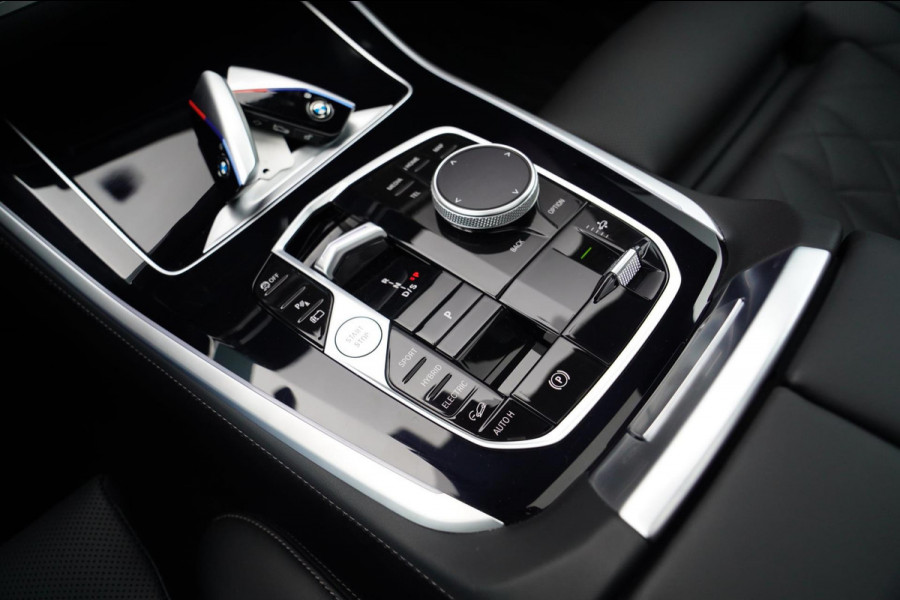 BMW X5 XDrive50e | Panorama | 360 CAM | AR Camera | Adaptieve Cruise | Lane Assist | Trekhaak elektrisch | BTW incl. | HuD |