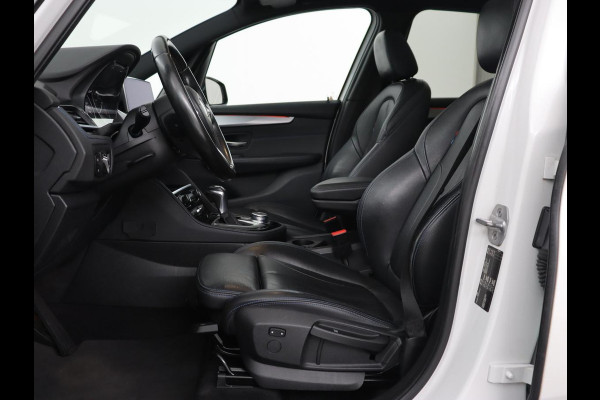 BMW 2 Serie Gran Tourer 218i M Sport 7-persoons | Panoramadak | Leder | Stoelverwarming | Trekhaak | Camera | Full LED | Sportstoelen | Navigatie | Park Assist
