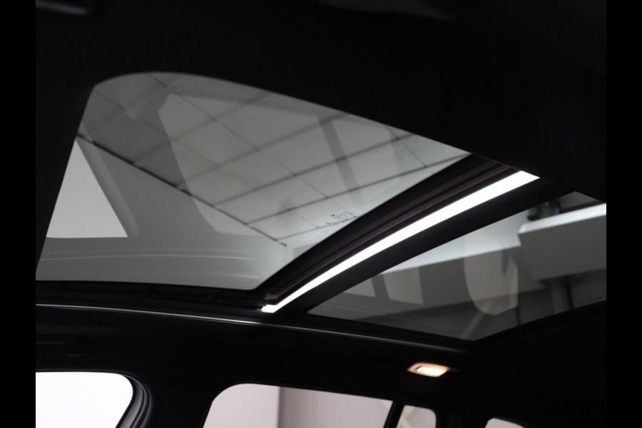 BMW 2 Serie Gran Tourer 218i M Sport 7-persoons | Panoramadak | Leder | Stoelverwarming | Trekhaak | Camera | Full LED | Sportstoelen | Navigatie | Park Assist