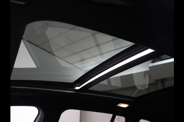 BMW 2 Serie Gran Tourer 218i M Sport 7-persoons | Panoramadak | Leder | Stoelverwarming | Trekhaak | Camera | Full LED | Sportstoelen | Navigatie | Park Assist