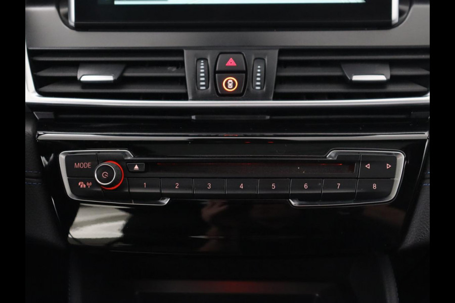 BMW 2 Serie Gran Tourer 218i M Sport 7-persoons | Panoramadak | Leder | Stoelverwarming | Trekhaak | Camera | Full LED | Sportstoelen | Navigatie | Park Assist
