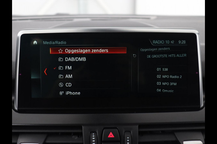 BMW 2 Serie Gran Tourer 218i M Sport 7-persoons | Panoramadak | Leder | Stoelverwarming | Trekhaak | Camera | Full LED | Sportstoelen | Navigatie | Park Assist