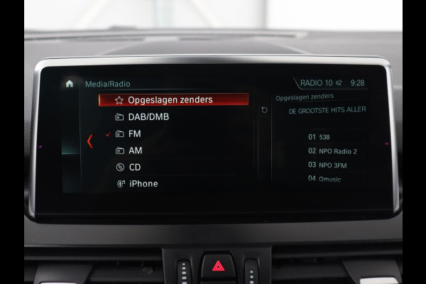 BMW 2 Serie Gran Tourer 218i M Sport 7-persoons | Panoramadak | Leder | Stoelverwarming | Trekhaak | Camera | Full LED | Sportstoelen | Navigatie | Park Assist