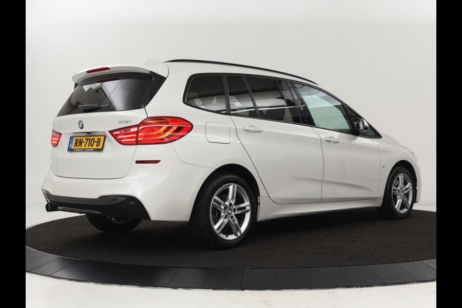 BMW 2 Serie Gran Tourer 218i M Sport 7-persoons | Panoramadak | Leder | Stoelverwarming | Trekhaak | Camera | Full LED | Sportstoelen | Navigatie | Park Assist
