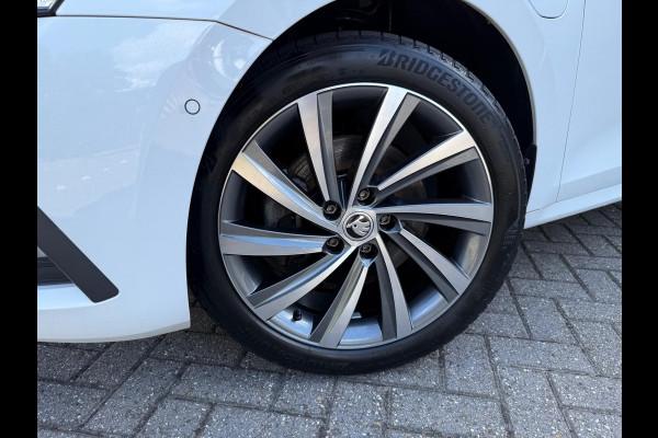 Škoda Octavia Combi 1.4 TSI iV PHEV Business Edition - Automaat - Navi - Winterpakket - Camera