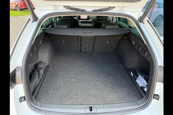 Škoda Octavia Combi 1.4 TSI iV PHEV Business Edition - Automaat - Navi - Winterpakket - Camera