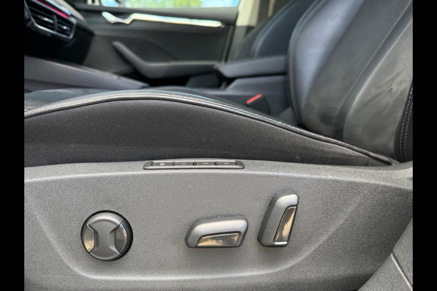Škoda Octavia Combi 1.4 TSI iV PHEV Business Edition - Automaat - Navi - Winterpakket - Camera