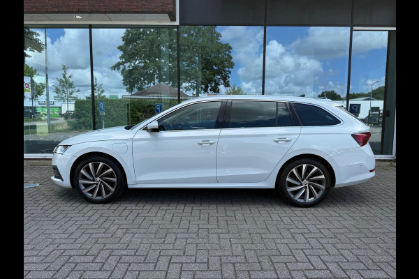 Škoda Octavia Combi 1.4 TSI iV PHEV Business Edition - Automaat - Navi - Winterpakket - Camera