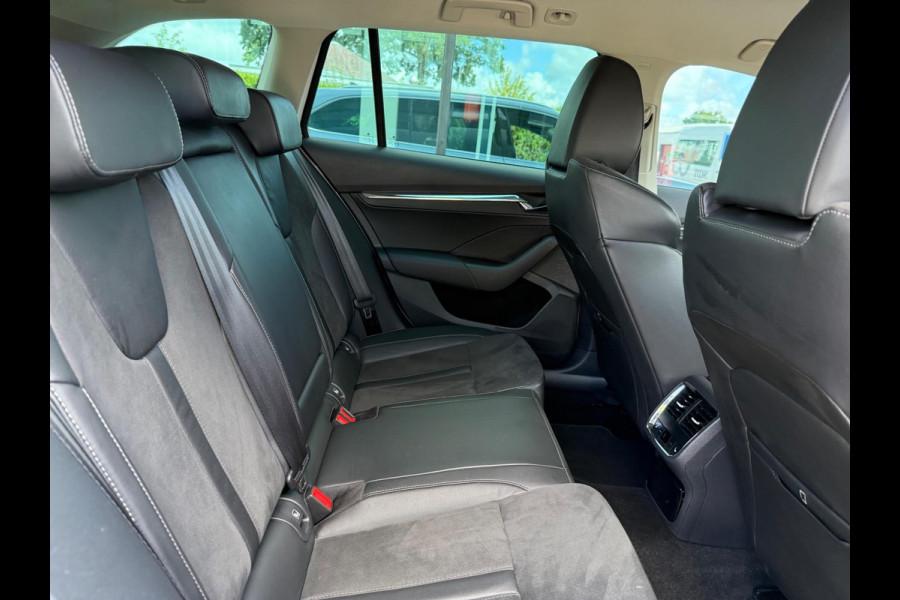 Škoda Octavia Combi 1.4 TSI iV PHEV Business Edition - Automaat - Navi - Winterpakket - Camera