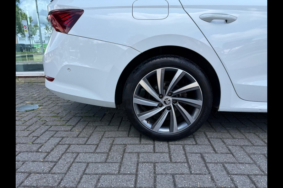 Škoda Octavia Combi 1.4 TSI iV PHEV Business Edition - Automaat - Navi - Winterpakket - Camera